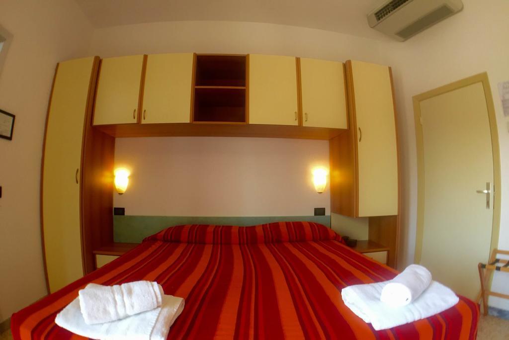 Hotel Mehari Riccione Szoba fotó