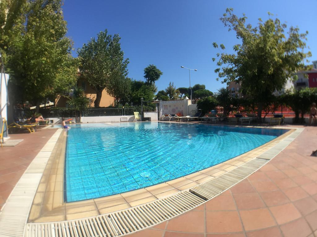 Hotel Mehari Riccione Kültér fotó