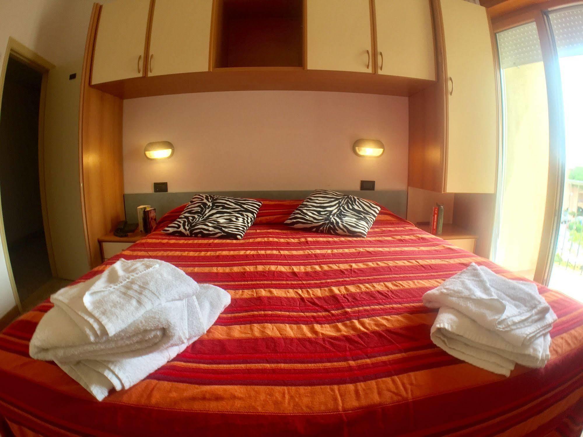 Hotel Mehari Riccione Kültér fotó
